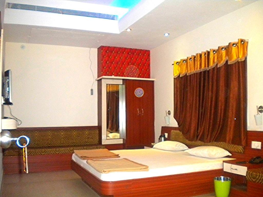 Ratlām Hotel Sagar Castle חדר תמונה